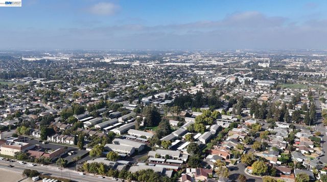 92 Hemlock Ln, Milpitas, CA 95035