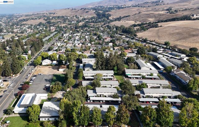 92 Hemlock Ln, Milpitas, CA 95035