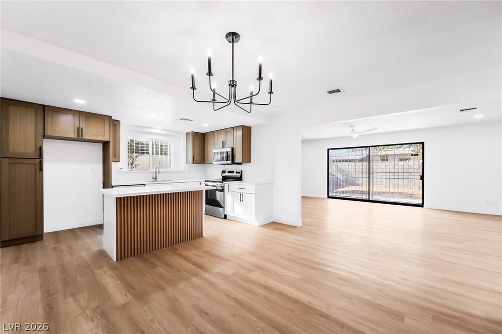 1813 Bracken Avenue, Las Vegas, NV 89104 — photo 5