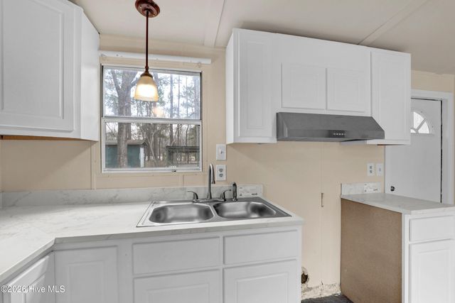 101 Lanier Avenue, Rocky Point, NC 28457