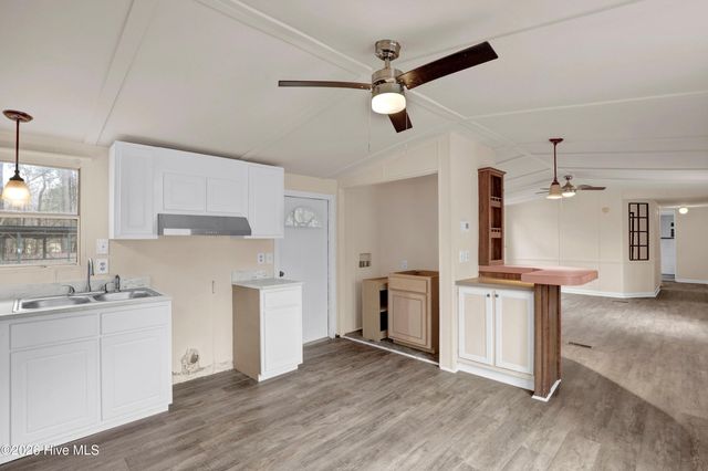 101 Lanier Avenue, Rocky Point, NC 28457