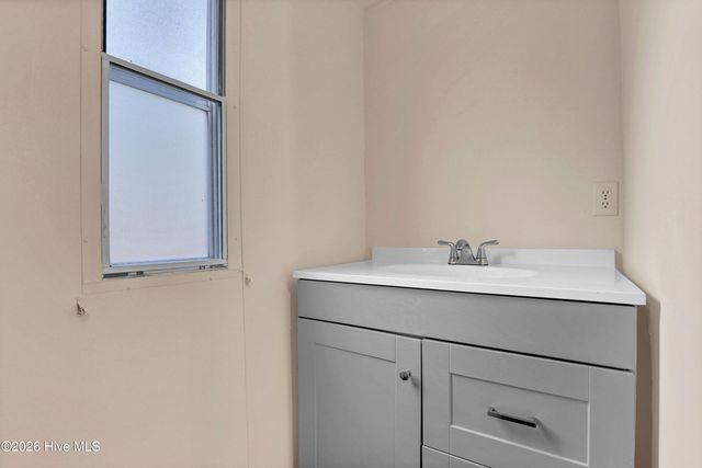 101 Lanier Avenue, Rocky Point, NC 28457