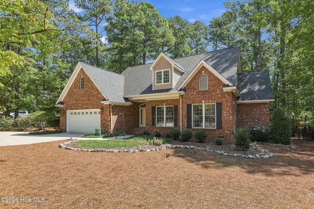 12 Cedar Lane, Pinehurst, NC 28374