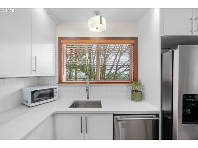 47 Oswego Summit 47, Lake Oswego, OR 97035