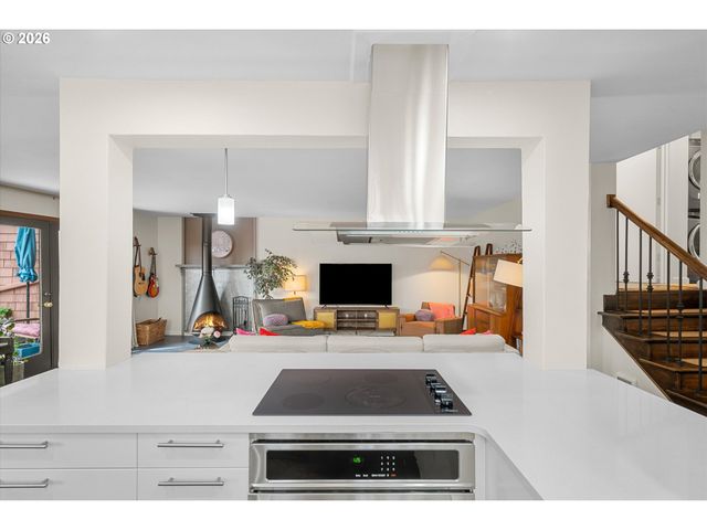 47 Oswego Summit 47, Lake Oswego, OR 97035