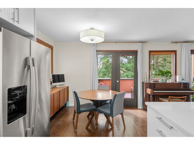 47 Oswego Summit 47, Lake Oswego, OR 97035