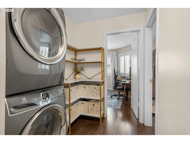 47 Oswego Summit 47, Lake Oswego, OR 97035