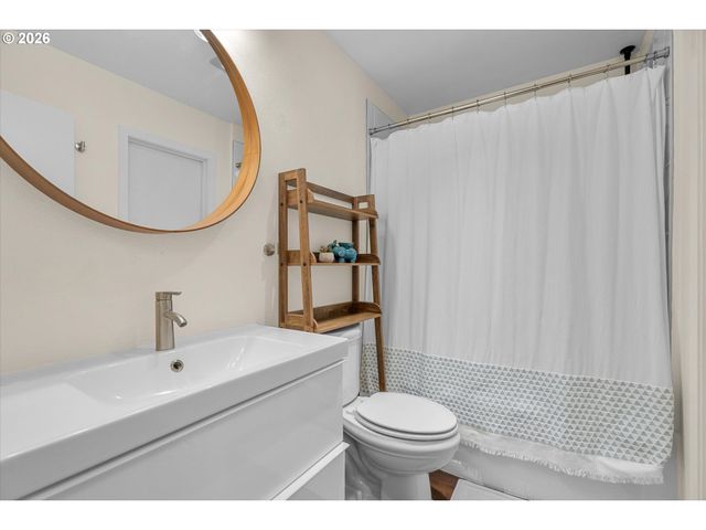 47 Oswego Summit 47, Lake Oswego, OR 97035