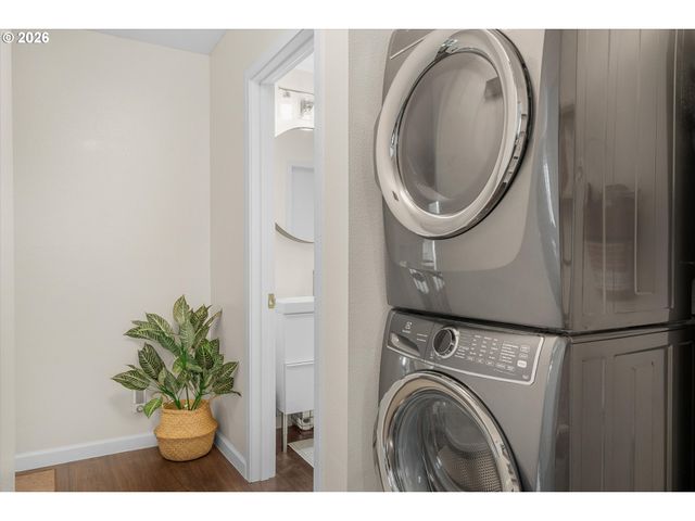 47 Oswego Summit 47, Lake Oswego, OR 97035