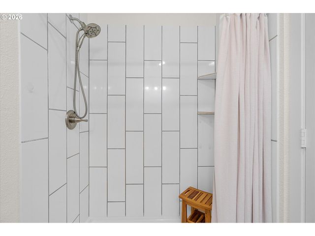 47 Oswego Summit 47, Lake Oswego, OR 97035