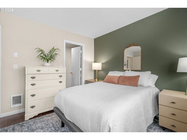 47 Oswego Summit 47, Lake Oswego, OR 97035