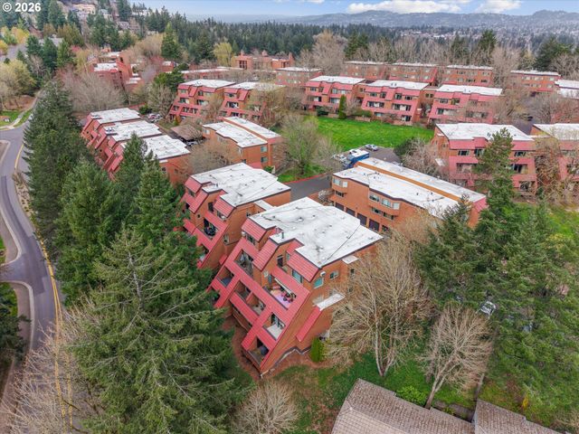 47 Oswego Summit 47, Lake Oswego, OR 97035