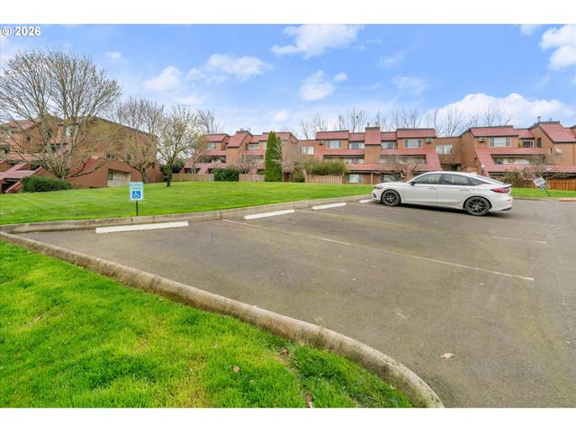 47 Oswego Summit 47, Lake Oswego, OR 97035