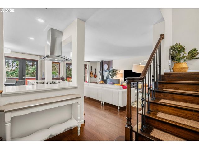 47 Oswego Summit 47, Lake Oswego, OR 97035