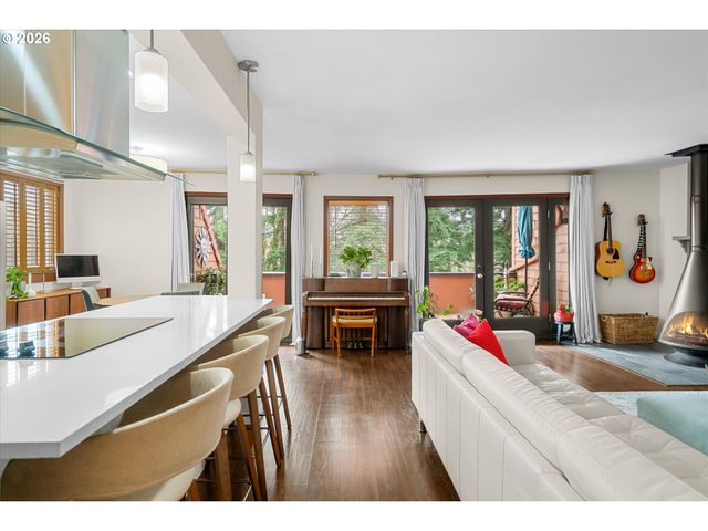 47 Oswego Summit 47, Lake Oswego, OR 97035