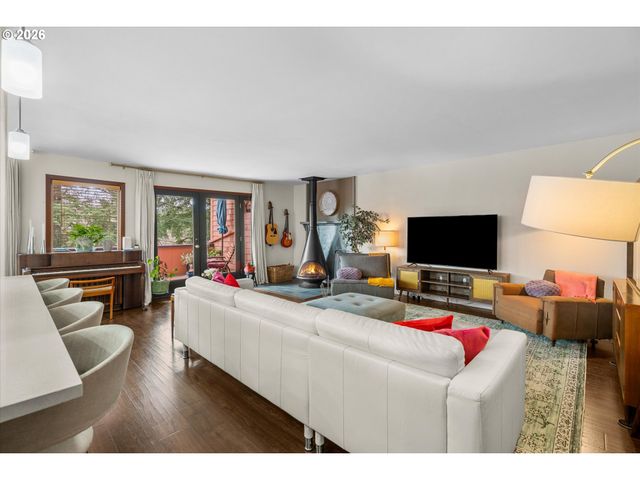 47 Oswego Summit 47, Lake Oswego, OR 97035