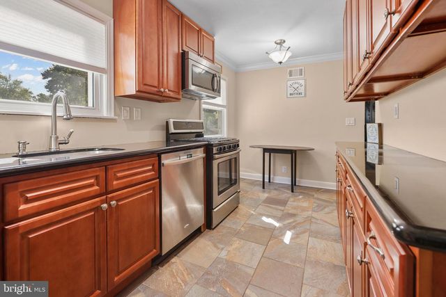 54 WAYSIDE LN, Lawrence Township, NJ 08648