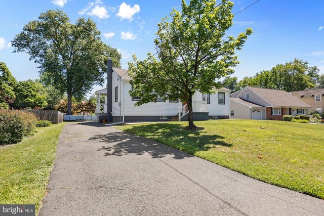 54 WAYSIDE LN, Lawrence Township, NJ 08648
