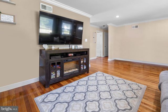54 WAYSIDE LN, Lawrence Township, NJ 08648