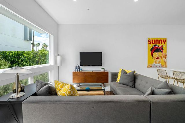 2150 N Zanjero Road 206, Palm Springs, CA 92262