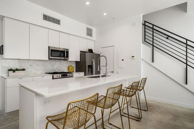2150 N Zanjero Road 206, Palm Springs, CA 92262
