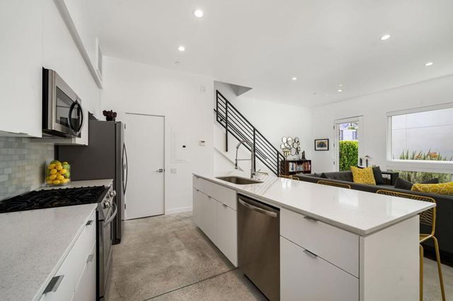 2150 N Zanjero Road 206, Palm Springs, CA 92262