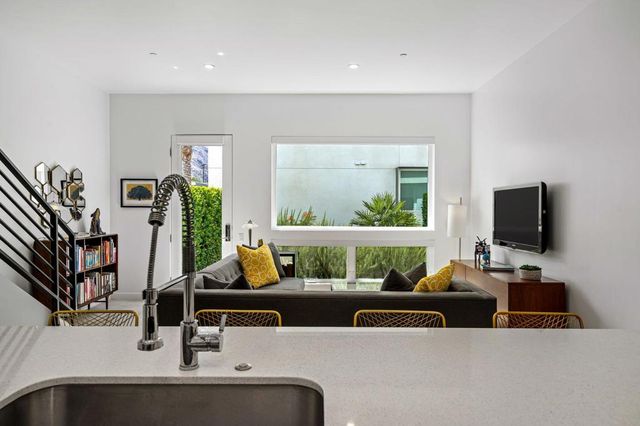 2150 N Zanjero Road 206, Palm Springs, CA 92262