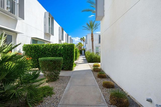 2150 N Zanjero Road 206, Palm Springs, CA 92262