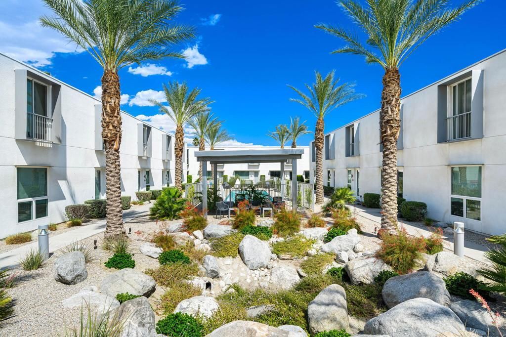 2150 N Zanjero Road 206, Palm Springs, CA 92262