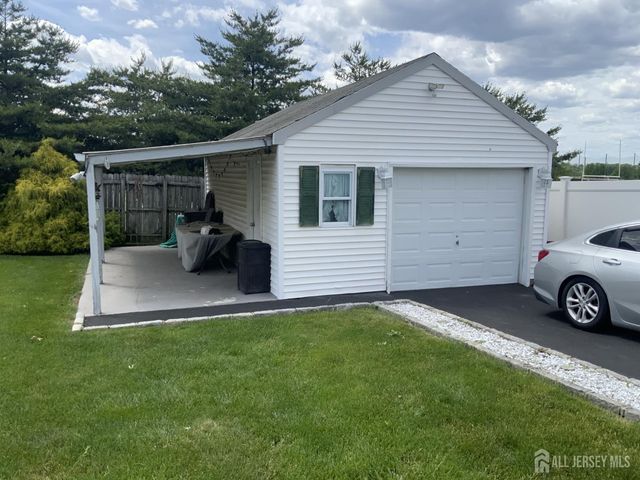 89 Bernard Street, Carteret, NJ 07008