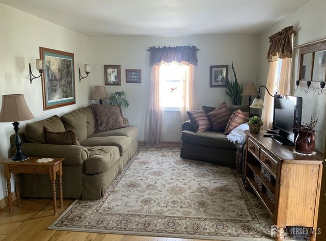 89 Bernard Street, Carteret, NJ 07008