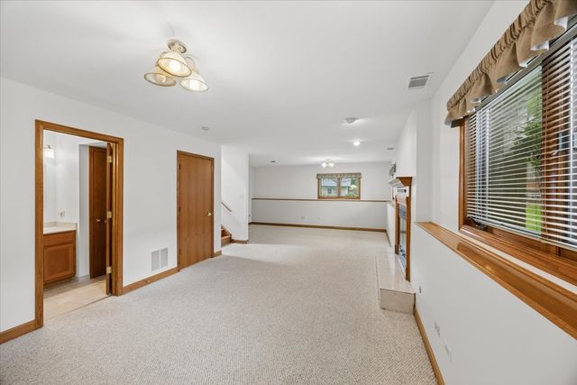 16101 Lake Villa Avenue, Tinley Park, IL 60477