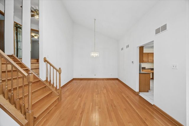 16101 Lake Villa Avenue, Tinley Park, IL 60477