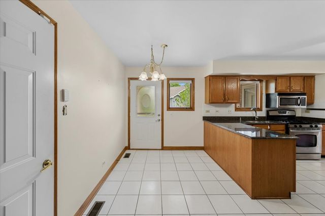 16101 Lake Villa Avenue, Tinley Park, IL 60477