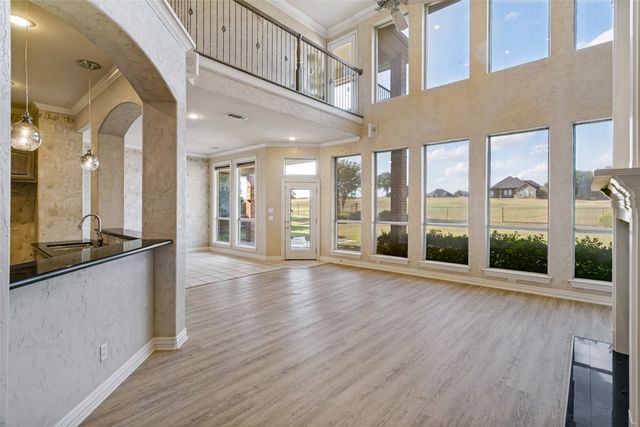 865 Thomas Crossing Drive, Fort Worth, TX 76028