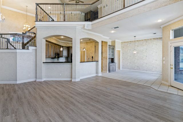 865 Thomas Crossing Drive, Fort Worth, TX 76028