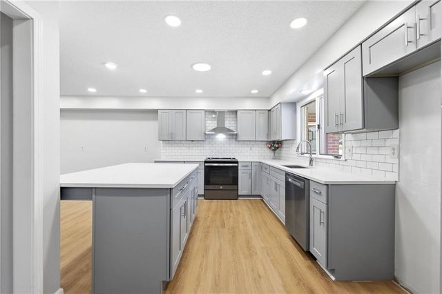 7400 E 126th Street, Grandview, MO 64030