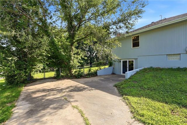7400 E 126th Street, Grandview, MO 64030