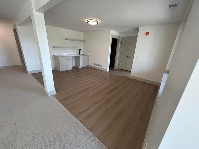 6748 Vriesland Crossing 20, Zeeland Twp, MI 49464