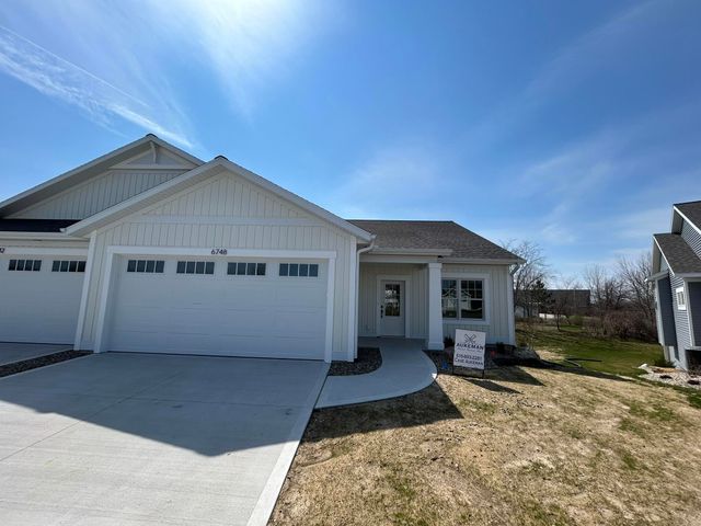 6748 Vriesland Crossing 20, Zeeland Twp, MI 49464