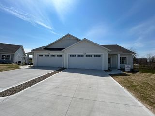 6748 Vriesland Crossing 20, Zeeland Twp, MI 49464