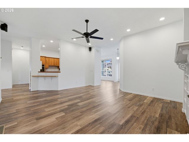 1050 PEACOCK St, Hammond, OR 97121