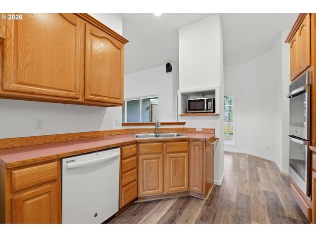 1050 PEACOCK St, Hammond, OR 97121