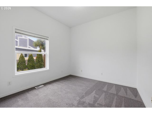 1050 PEACOCK St, Hammond, OR 97121