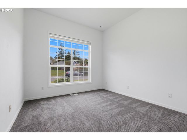 1050 PEACOCK St, Hammond, OR 97121