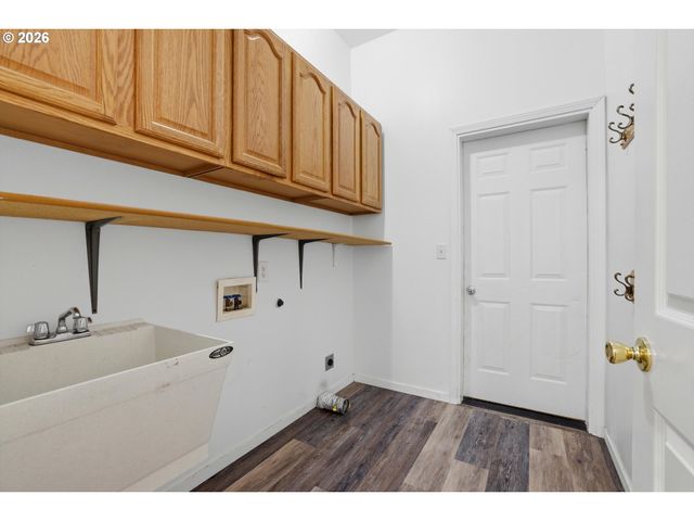 1050 PEACOCK St, Hammond, OR 97121