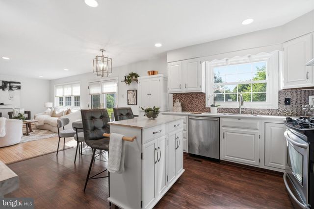 305 SAINT ANDREWS DR, Media, PA 19063