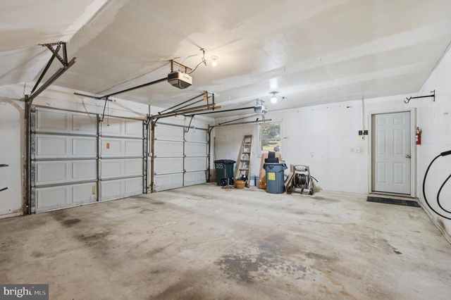 305 SAINT ANDREWS DR, Media, PA 19063