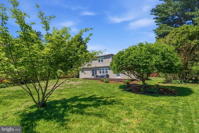 305 SAINT ANDREWS DR, Media, PA 19063