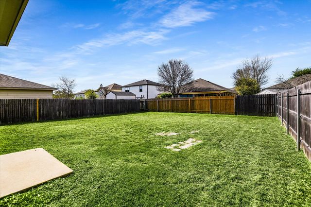 102 Blanco Woods BLVD, Elgin, TX 78621